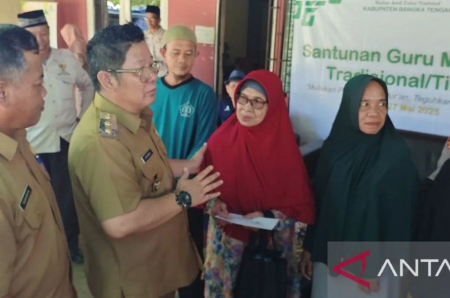 Ratusan guru "tikar" di Bangka Tengah terima insentif